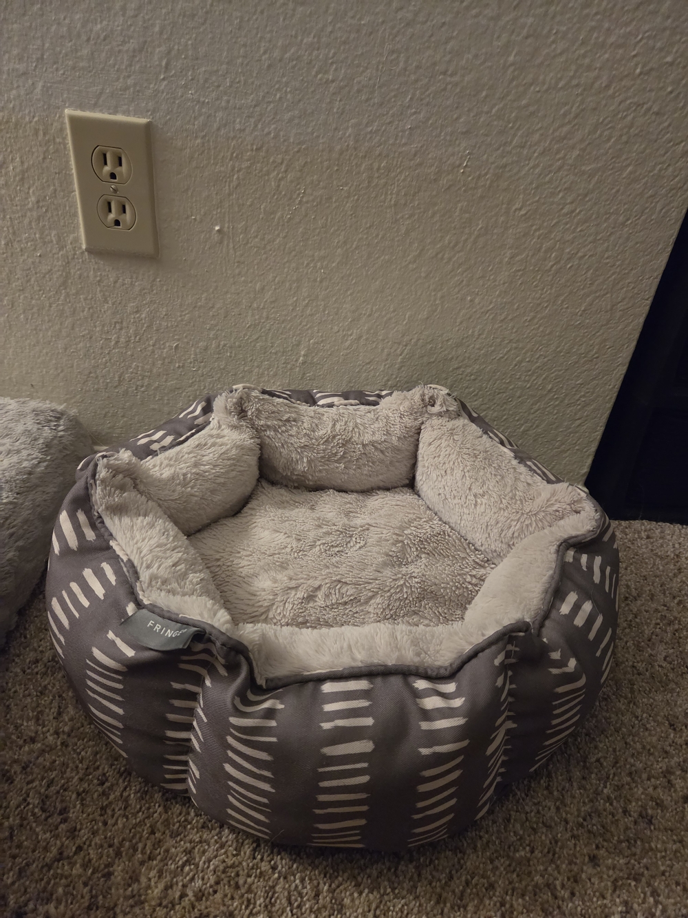Fringe Studio Gray Plush Pet Bed - Cozy Round Cushion